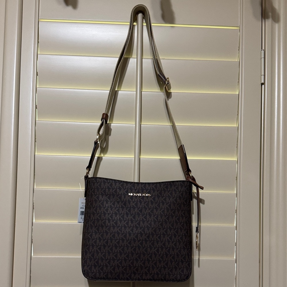 Michael Kors Jet Set Travel Crossbody Bag